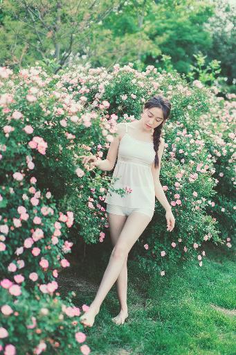 亭亭玉立四月天月色阑珊处情已晚