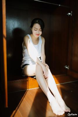 老婆出差闺蜜来家住几天